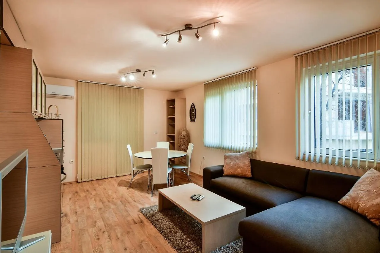 Budget 1Br Flat Downtown Βάρνα
